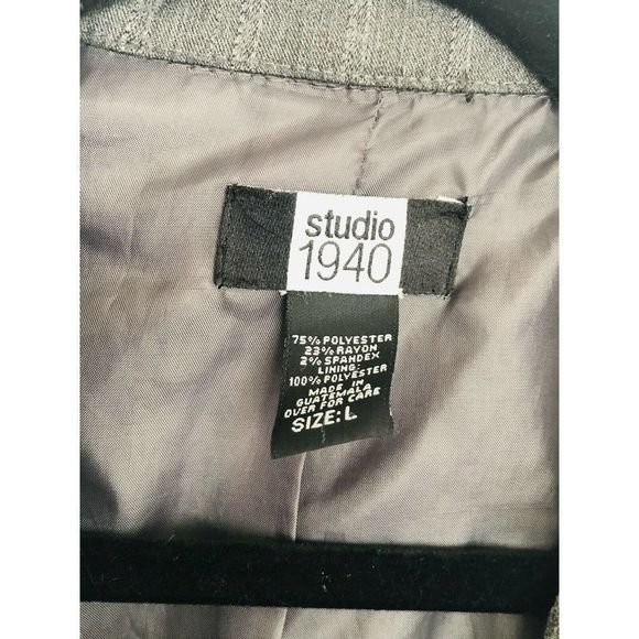 Blazer Size L Gray Pinstriped Long Sleeve 1 Button in Front - Picture 5 of 11